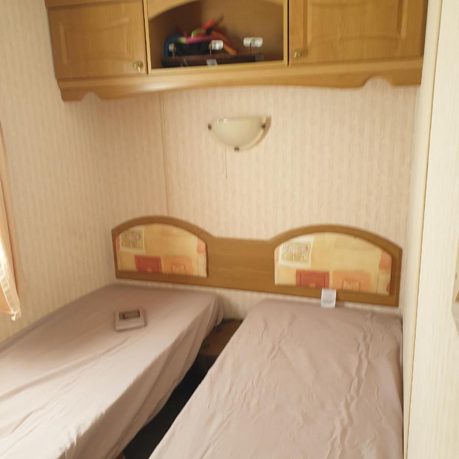 Home From Home Private Host Скегнес Екстериор снимка